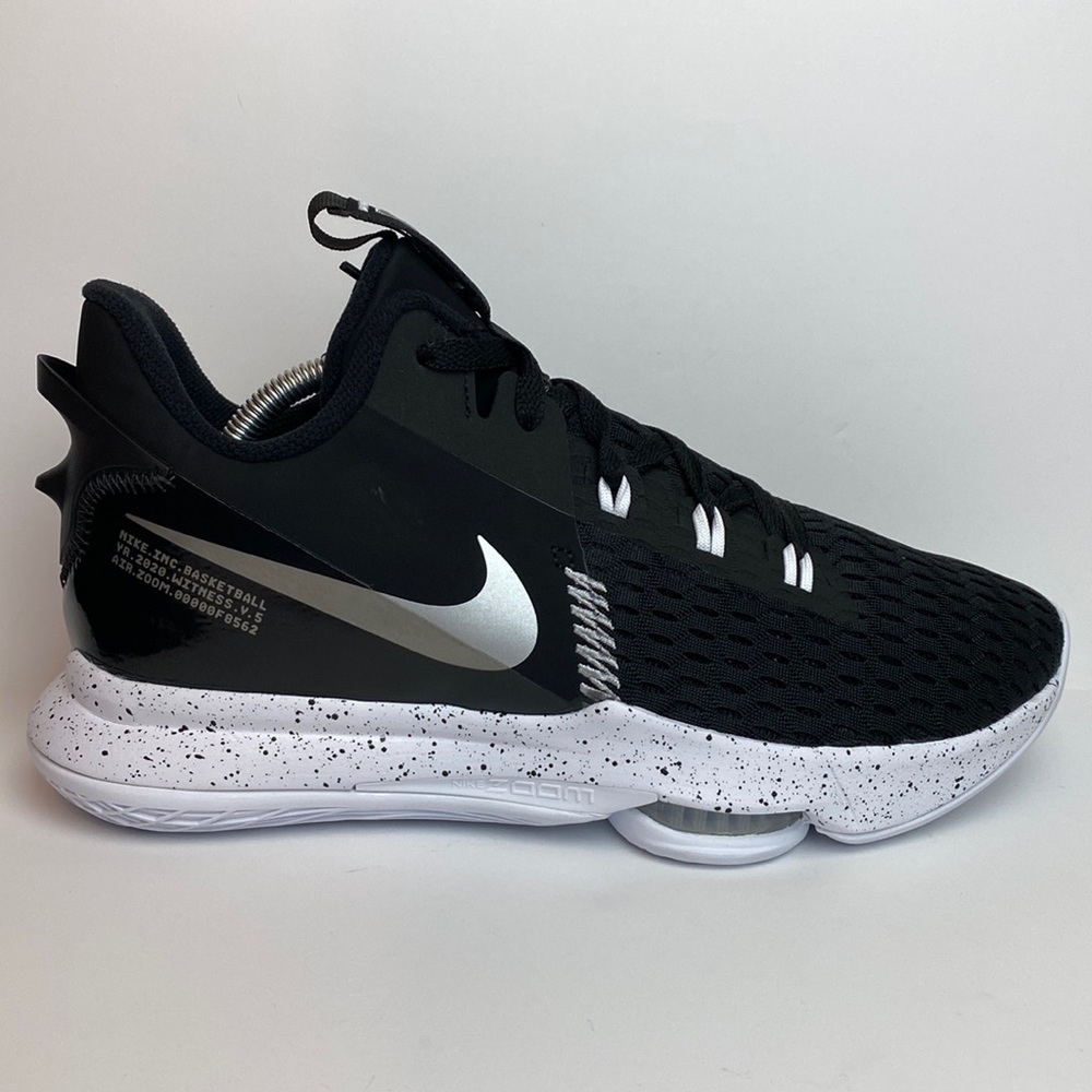 New Nike Lebron Witness 5 “Black Metallic Silver - CQ9380-001 - Size 10.5